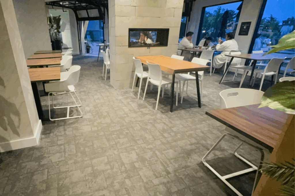 Keona Dining Area