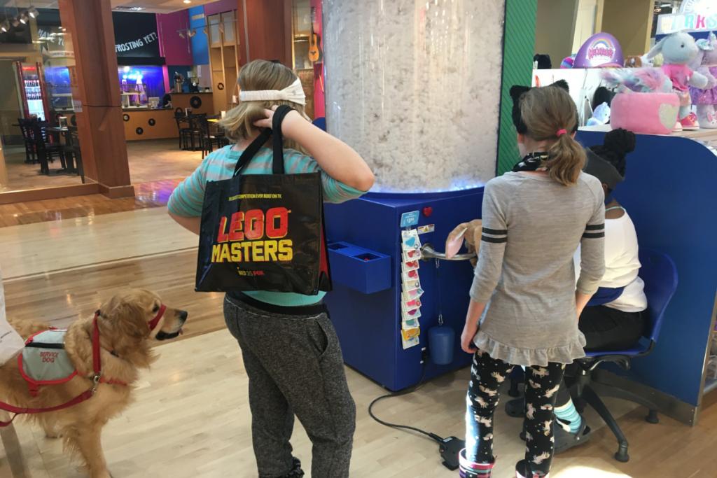 Great Lakes Crossing stores