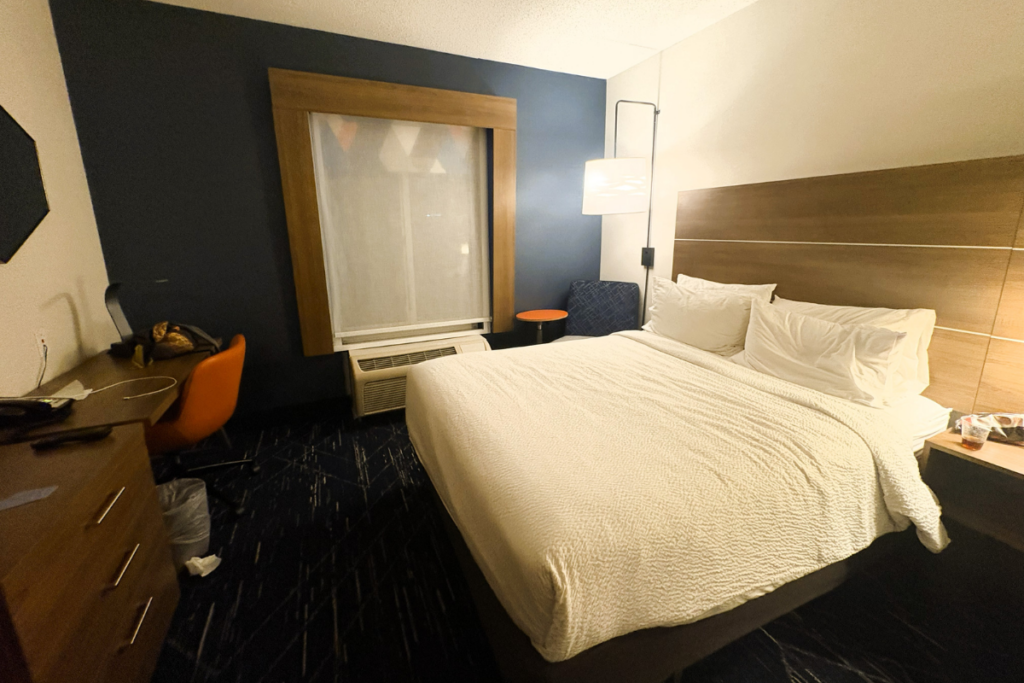 Holiday Inn Express & Suites Auburn Hills Rooms