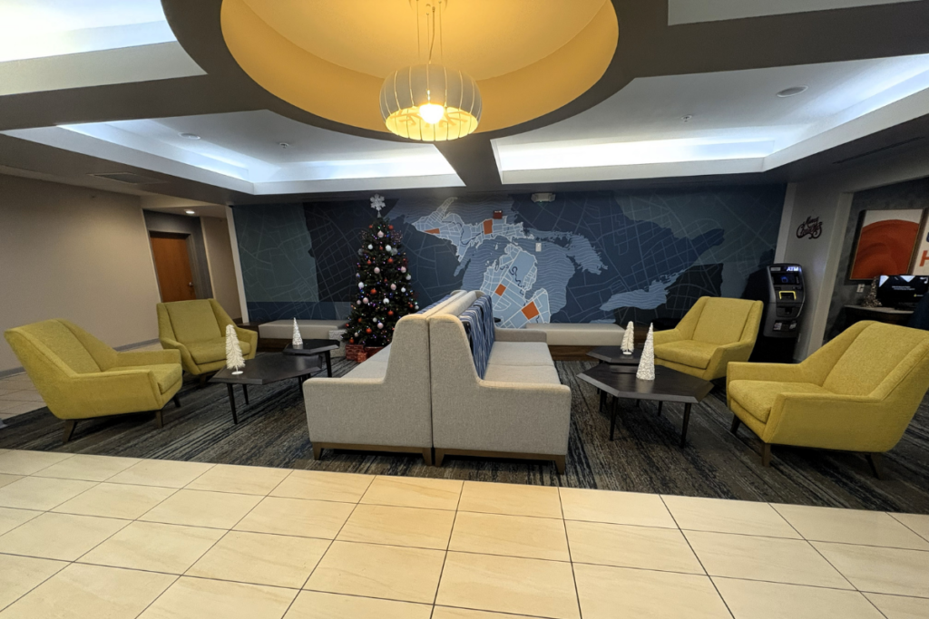 Holiday Inn Express & Suites Auburn Hills Summary