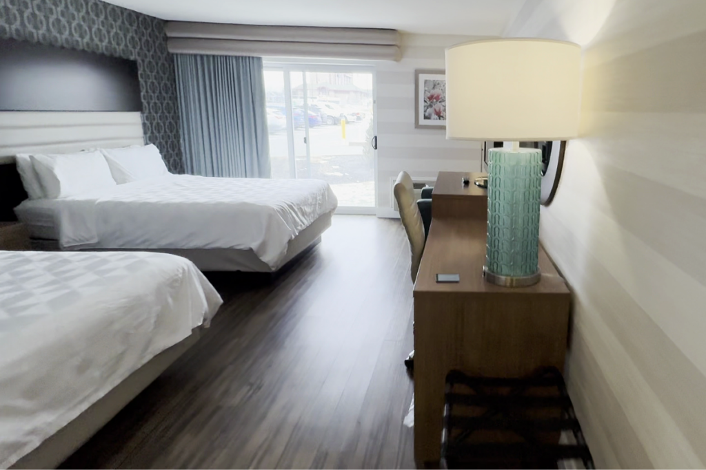 Holiday Inn Niagara Falls- By the Falls Rooms